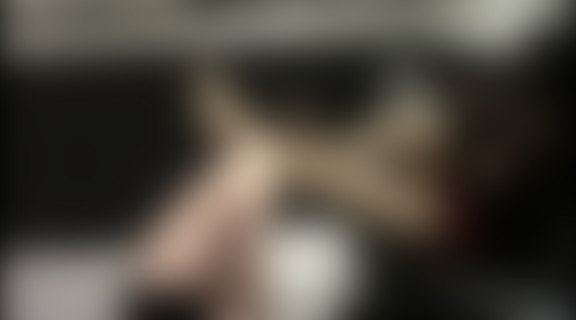 久々の完全新作動画です
今回は176cmの長身ドS看護師様にいじめられました
とにかくスタイルが抜群で、体格差に興奮してしまいます。
一日中履いた蒸れたパンストとブーツでいじめられました
この動画は蒸れたパンストを○○○嗅がされて罵倒されるシーンと両足で体の上に乗られたりして踏みつけられるシーンとなっております
超激レアな女性ですのでぜひご覧ください。 (2/2)