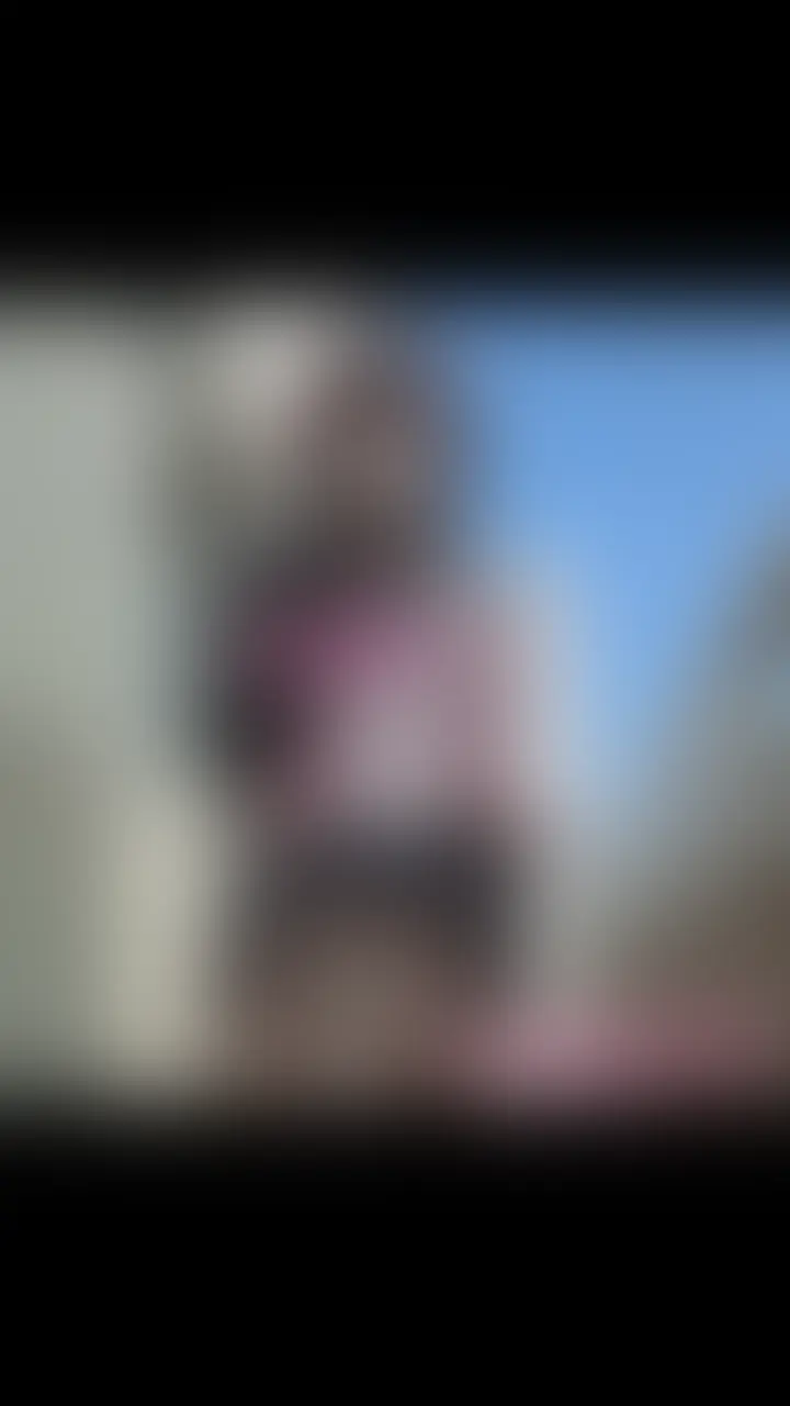 おしっこしたくなったらトイレ行かずに我慢して漏らしちゃうのが癖になってきました。 (2/2)