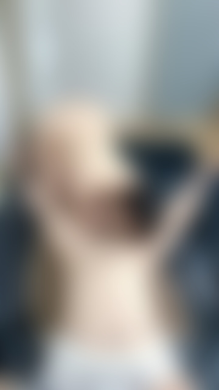 顔出し★人妻さんの乳首舐め＆手コキ＆濃厚フェラチオ＆玉舐め
ディープスロートで「おえっ」てしながら喉奥までずっぽり！
スタイルの良さが際立つ体勢でベロンベロン舐めてくれます (2/2)