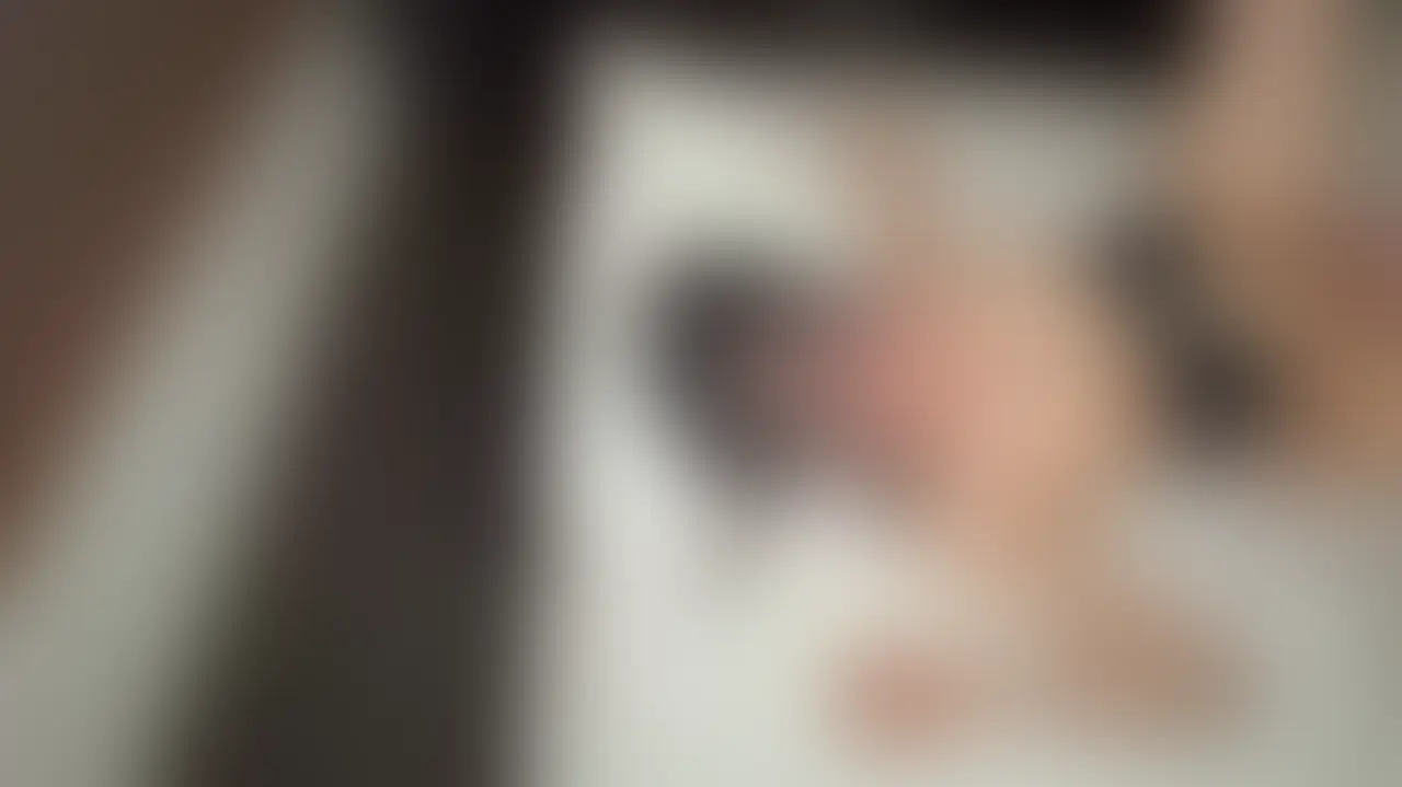 大学の水泳部で活躍している女の子にどっぷり大量中出しをしてきました。

ずっと勃ってる乳首がエロかったです。 (2/2)