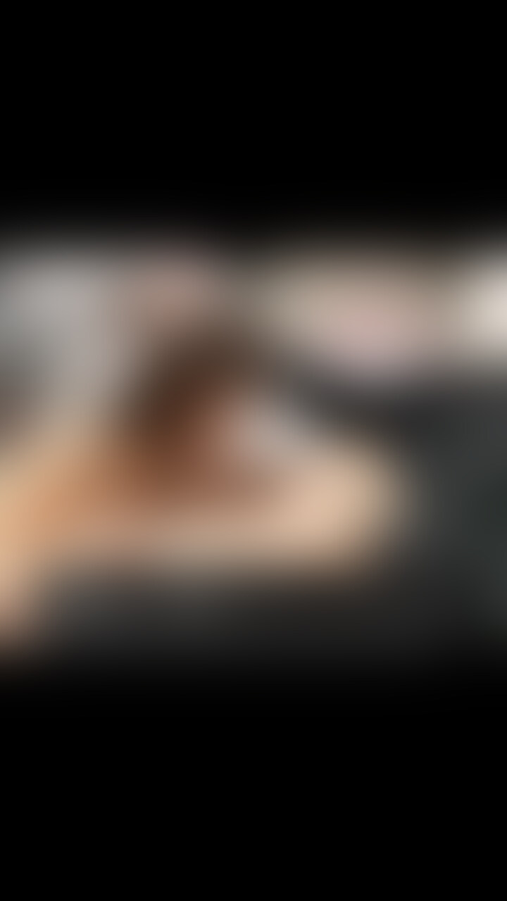 リアルカップルの自宅でフェラ動画🩷
普段やさしいのに髪掴まれておくまでくわえさせられたり
フェラしながら乳首触られて私も感じちゃう、、
彼氏は私のフェラが1番うまいっていってくれる!
素人カップルの日常をのぞいてみたいかたはみてみてね!
身バレ防止で友達にばれるので
15秒まで声にモザイクかけてます! (2/2)