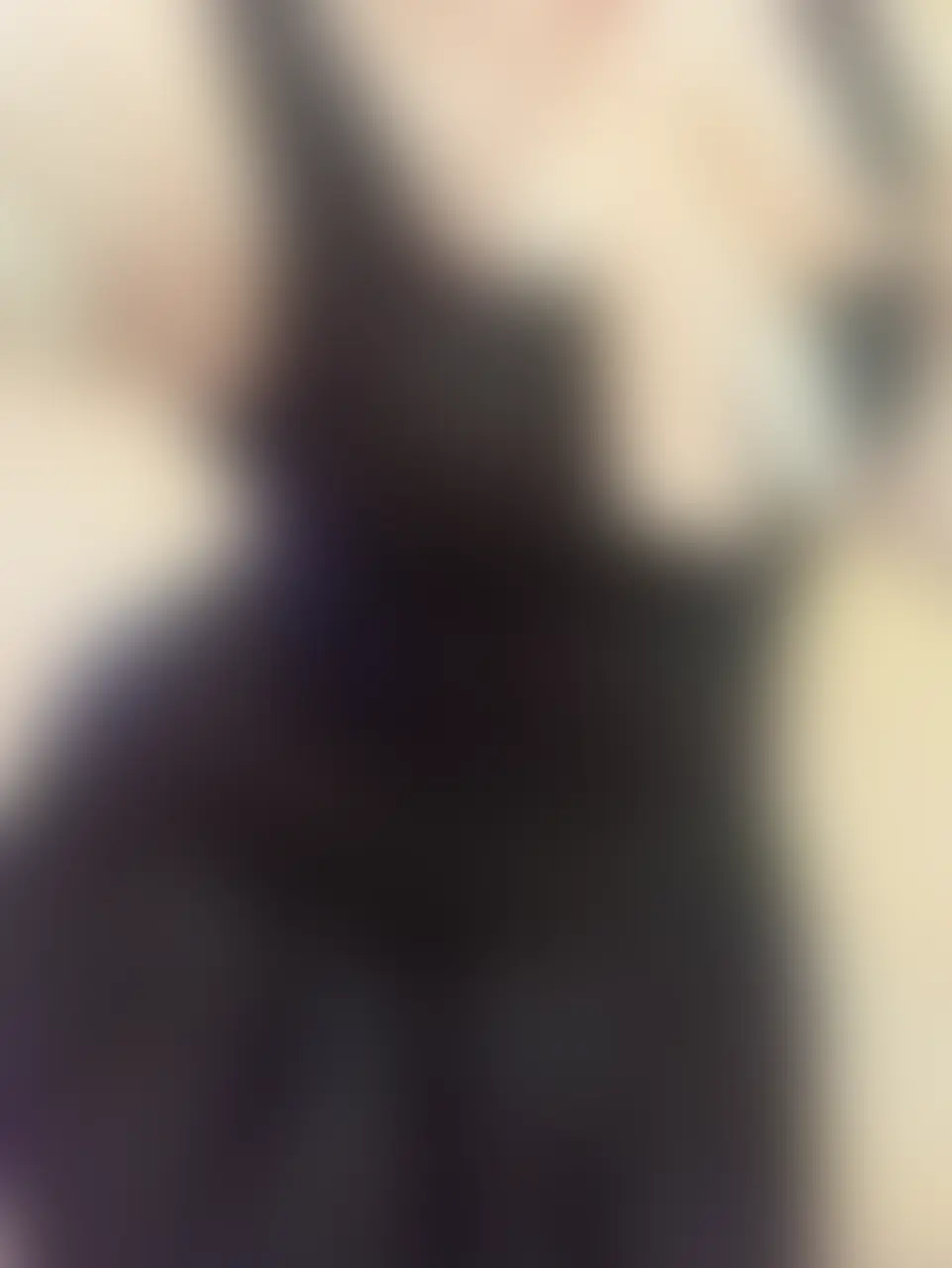 本日は自撮り動画になります!🍑
スカートから隠しきれないももちののお尻の主張が凄いです🍑
スカートなんて、ほぼ意味ないかも💦
今日もももちののむちむち、いっぱい堪能してね❣️ (2/2)
