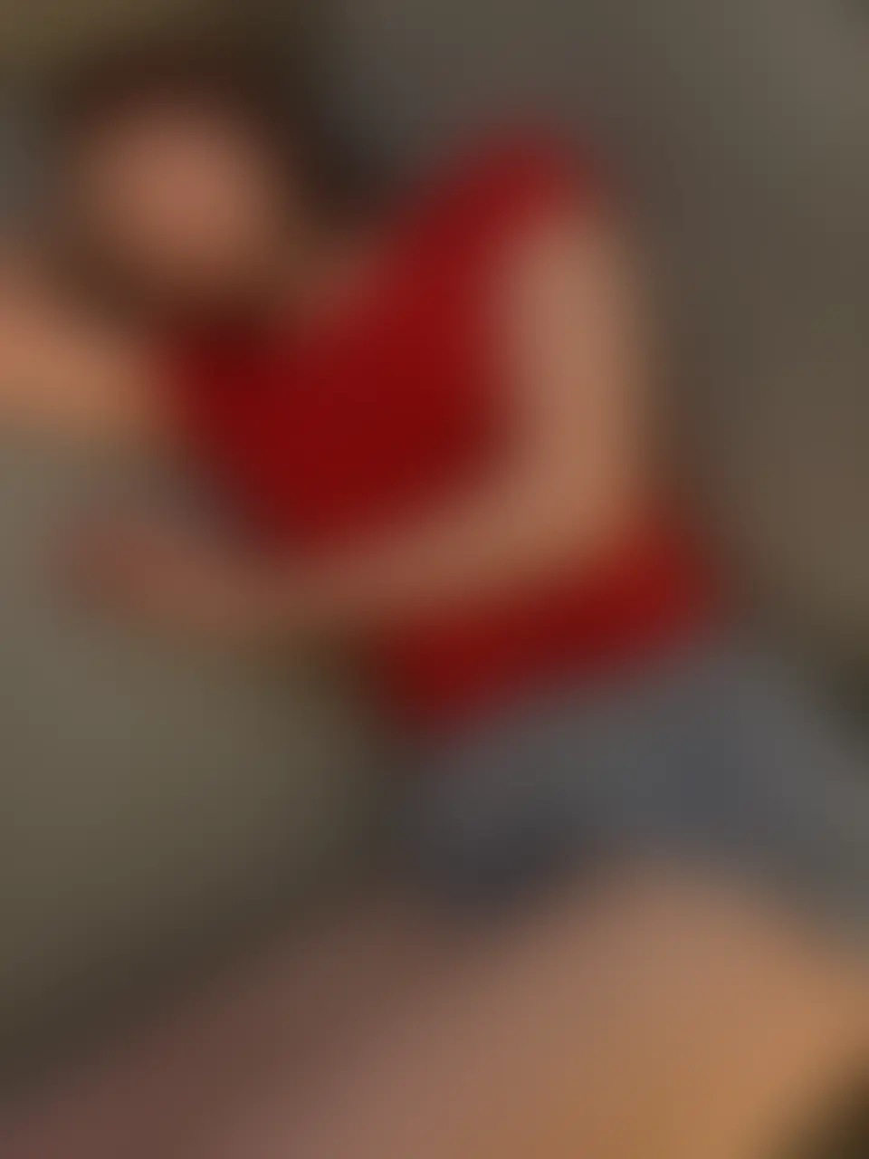 クソガキすぎる「みんながクソガキのおっぱいおっぱい言うからリビングで寝てる時脱がしてコッソリ撮ってみやした。バイト終わりに疲れてたのか爆睡だったからバレなかった。デカすぎて興奮」の投稿サムネイル