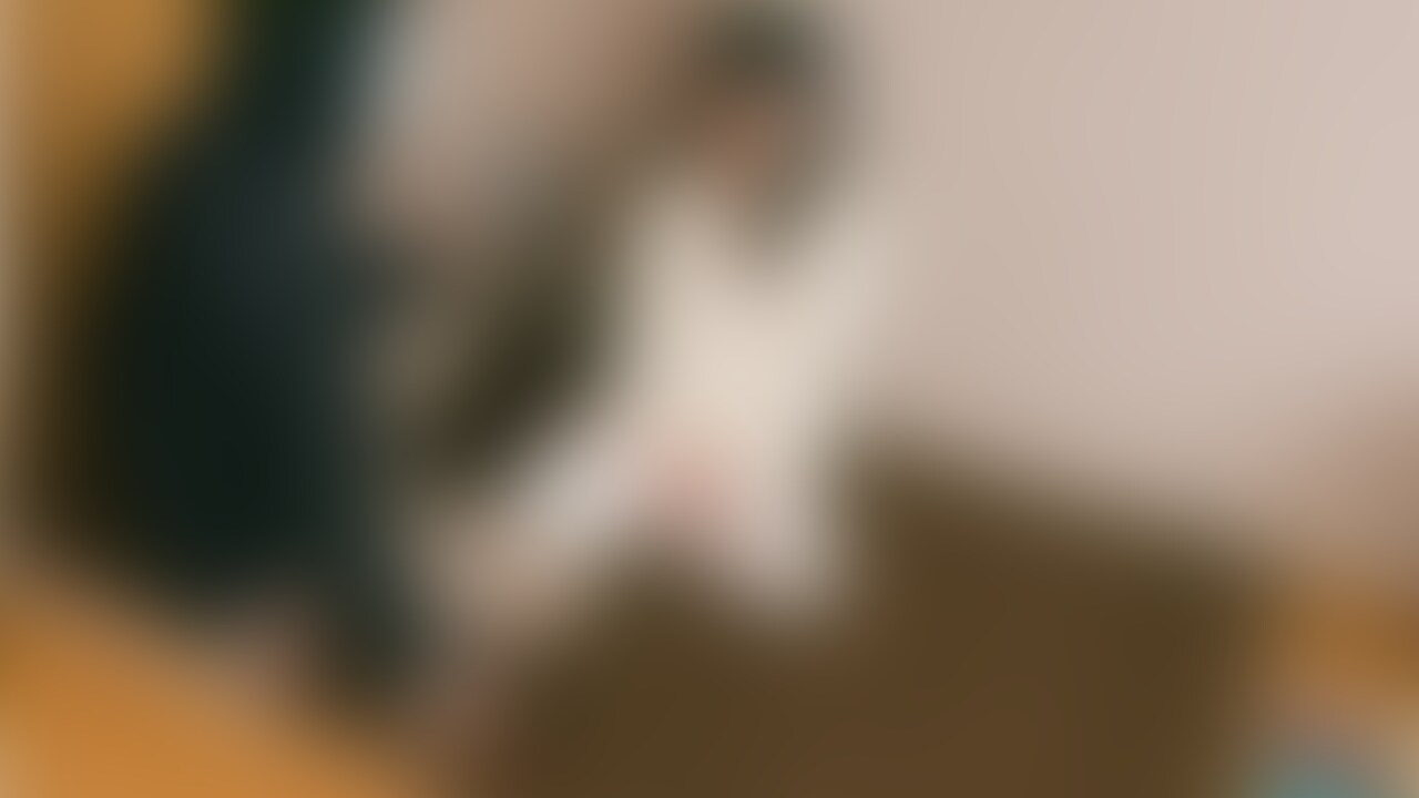 最近は夫の後輩君とセックスすることが多い私です🥰
何度か身体を重ねていますが彼のペニスはいつも大きく逞しいです😘
キスだけで蜜壺からの愛液が溢れてしまう人妻はお嫌いですか❓ (2/2)