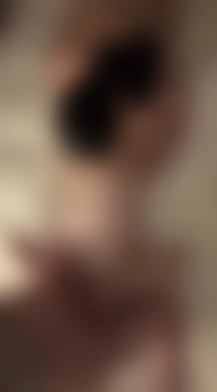 かりんのの巨尻レズコンビ🥺🩷
フォロワー呼び出してちんぽ責めてみた👅
二人に囲まれたいひと??🍌 (2/2)