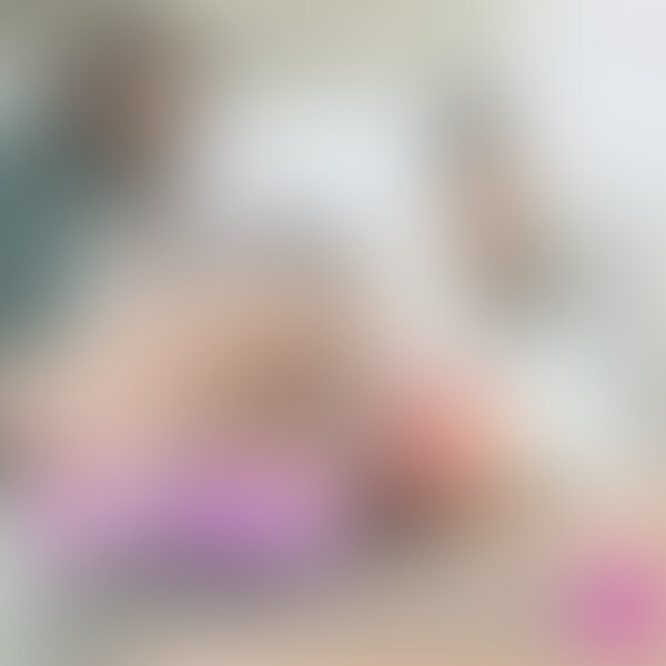 自分絶対わざとでしょ(;'∀')パンチラ見せつけられたらFULL勃起するにきまってるじゃん。 03
初々しい女子●生のパンチラがもしも目の前に飛び込んできたら…。
誰もが思わずイケないと思いつつも凝視してしまうでしょう。
ムチムチのお尻を包み込むパンティーをずっとずっと見ていたい。
女子●生のパンティーがチラリ、これぞ鉄板。
最高のズリネタになること間違いなしでしょう。 (2/2)