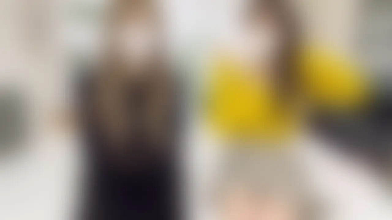 【(前編+後編)完全収録ver.】
絶対NGのかれんちゃんが…うっかり顔出し解禁。さらにエロくなった1年半ぶり筆下ろしSEX…まさかの計3連発＞＜［1177/1178作品目］


【(前編+後編)完全収録ver.】
※それぞれ単品を購入するよりお買い得🉐

⭐前編→https://myfans.jp/posts/5bea957e-2e49-4b28-864f-1df0ab63d1b6
⭐後編→https://myfans.jp/posts/13258601-5ad7-4fe9-8c60-302e92172c7c
-------------------------------------------------------------------------------------------------------

かれんちゃんの筆下ろし作品を観たファンの童貞さんが、
「僕もお願いしたい…」の一言から始まった、1年半ぶりの筆下ろし企画です。。

※絶対NGだったかれんちゃんが、まさかのうっかり顔出し解禁も💦
後半はかなり距離が近いです…。

全裸×生ハメ、フェラ、手コキなど、、至れり尽くせりの内容です///
以前にも増してさらにエロくなった、計3連発の筆下ろしSEXをお見逃しなく!!

時間は、38分45秒です。 (2/2)