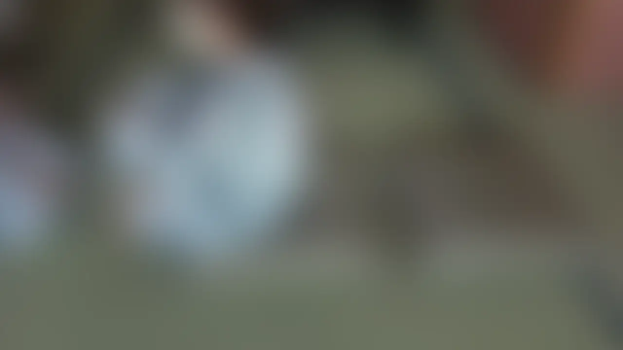 人妻みさきさんと初めて行った日帰り温泉の定点カメラバージョン。
2人で貸し切り風呂に入った後は部屋で食事をし、そのあとは大人の時間です。
部屋の外では従業員の方が掃除をしており大きな声が出せない状況で、いつも以上に感じてしまった人妻の岬さん。
声が出そうになると手を口元に運び喘ぎ声を我慢するみさきさんが愛おしい。
定点カメラの為、アングルが悪いところもありますが、まるで不倫カップルのSEXを覗いているかのような臨場感になっています。
今は連絡が付かない人妻みさきさんの定点カメラバージョンをお楽しみください。 (2/2)