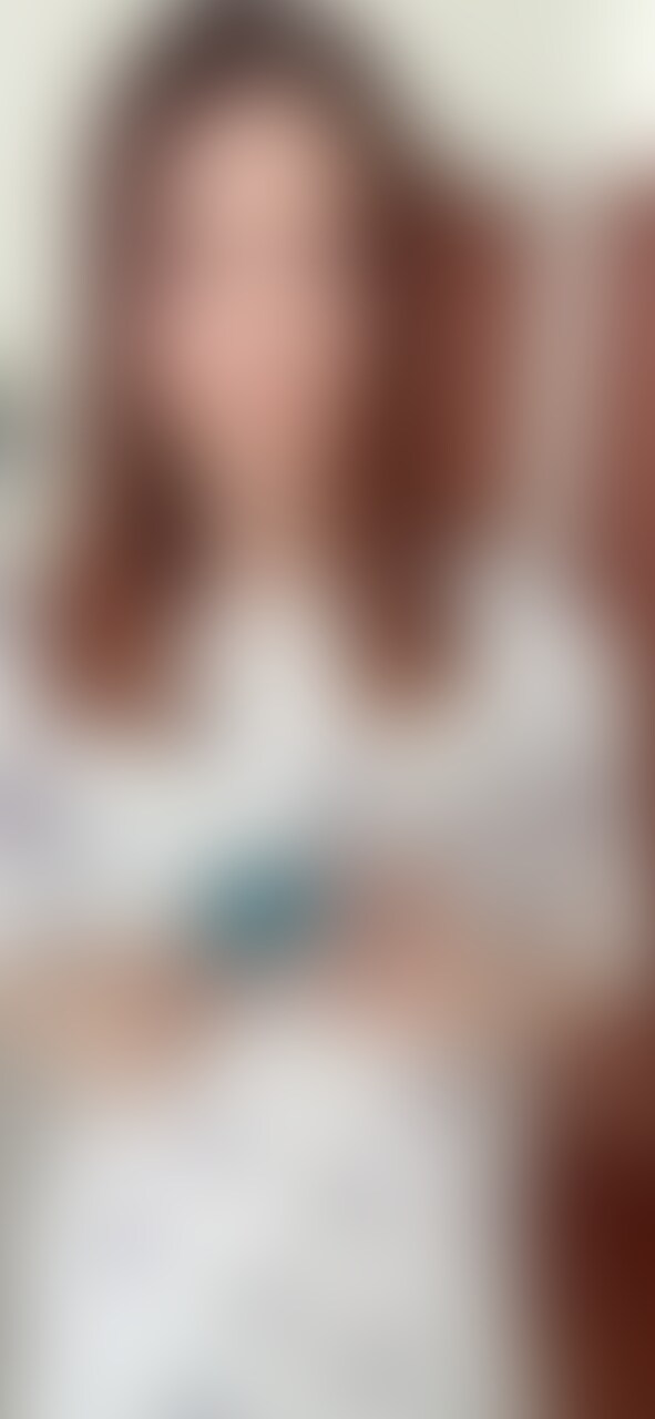 服を脱いでいき全裸でディルドオナニー14分22秒 
使っているディルドは有名(？)な青TARAという3箇所にバイブがついた、クリの吸引もしながら竿がブルブルするものです！
もうこの玩具を使うと快楽堕ちが早い！
えっちな気分になってズボズボしまくりです♡
イッた後はネチョネチョになったディルドを見せつけちゃいます( *´꒳`*)

水希完全顔出しです。
陰部にはモザイク処理してあるので違法なものではございません。 (2/2)
