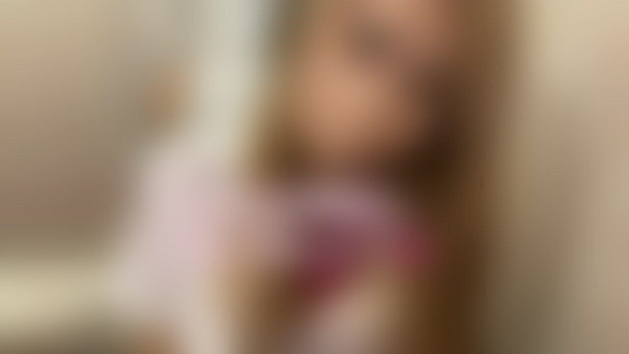 ギャルトコちゃんの中に出して🐰💓
自分からおちんさん入れて欲しいとおねだりトコちゃんです❤️
台の上に乗るとおちんさんと高さ同じでいい感じ💓
しっかり生中されちゃうトコちゃんです🐰 (2/2)