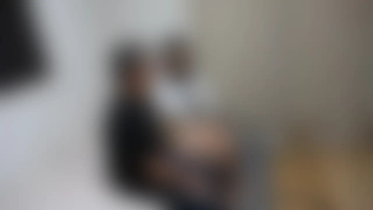 今回なんと！ちとせちゃんの動画が好評でしたので、別アングルからの動画もさらに公開させていただきます！

本編はこちら↓


デリヘル裏研修No,1　Ｇカップ21歳ちとせ
【橋本環〇似Gカップ女子大生】
可愛い顔してGカップを揺らしてます
JDの若いおまんまの気持ち良さを味わえるのはデリヘル店長の特権です
今後も上手く撮れたのをどんどん出していきますので以後お見知りおきを
【作品説明】
今回の面接に来た子は橋本環〇似のＧカップの女子大生の【ちとせ】ちゃん
上物が来ました

面接するとメン地下にハマってお金がいるらしい、もう業界あるあるですね
プレイ内容を一通り伝えて講習はいるよと言うと戸惑うちとせちゃん
「講習あると知らなかったです…」

隣に座らせキスをさせると弱弱しく拒むちとせちゃん
やらないとここで働けないことを匂わせキスしてもらう

女子大生の柔らかい唇。しかもこんな可愛い子の…

次に手コキからフェラ
これも拒むも結局やらせる
「ああ…気持ちいい幸せ過ぎる…」

こっちからも感度と言うテストの元あそこを舐める

と……

めちゃ濡れてる。そして喘ぐ
この子Ｈだ…

あんなに大人しく拒んでた子がアンアン喘ぐギャップに興奮して生挿入

挿入しようとすると「え？ダメです」と言われつつも関係なく生挿入

「気持ちい！！！この子の中絶品すぎる」

「キツキツでアソコに絡みつき生温かい若いおまんま」

だからこの仕事やめられねー

ちとせちゃんも気持ち良くなったのか私の上でＧカップをぶるんぶるんさせながら自分から腰を振る

最後はちとせちゃんの中にドバドバ大量に出しました。気持ち良すぎた…

後で見た時の帰り寂しそうに着替えるちとせちゃんで興奮するのは僕だけでしょうか？ (2/2)