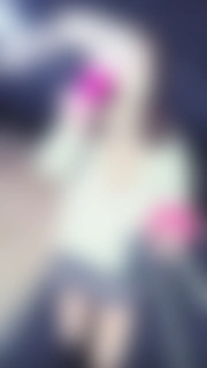 勇気出してディルド入れてミニスカで公園を歩きました。 sample 1