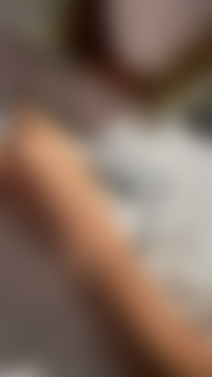 野良の痴◯がでる噂のネカフェに撮影終わり行ったらほんとに何人かの人に痴◯されてびっくりしたけどすごく興奮しちゃった🥺
複数って本当に興奮する、、、 (2/2)