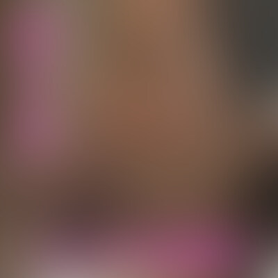 タトゥーの入ったギャルがお金渡したら、ヌいてくれました。
マジで舌先の動きがいい感じで亀頭コリコリしてくるから気持ち良すぎていっぱい射精してしまいました(笑) (2/2)