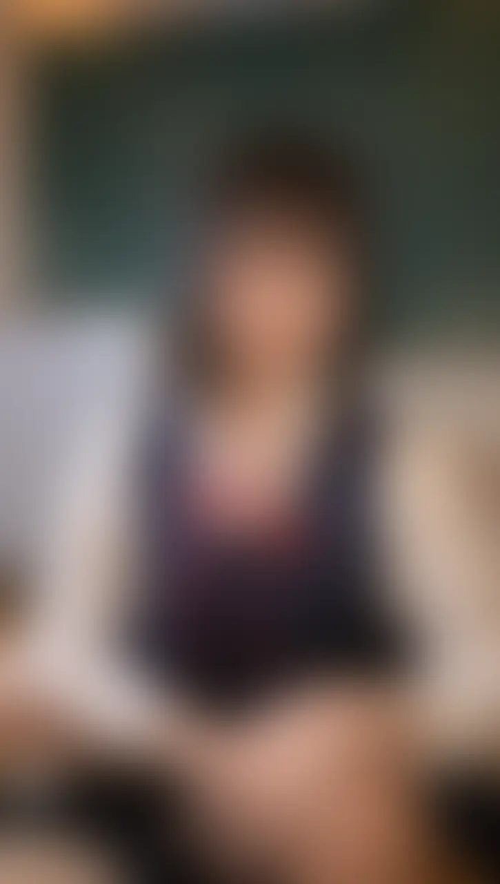 はろはろ〜姫様だよ👸
今回の動画は学校シチュエーションで、ふみつけこちょこちょ動画❣️
おにゅうローファーで踏みながらこちょこちょしちゃうよ〜最高だね^_^
沢山お○にーしろよ？^_^

みんなに見てほしいから、フォロー、いいね＆ブックマークしてね！
あとコメントで撮ってほしいプレイを募集しているから、どしどし書いてね^_^

#女王様
#SM
#SM女王様
#姫様
#M男
#コスプレ
#美尻
#マゾ
#S女
#巨尻
#オナサポ
#言葉責め
#痴女
#ボンテージ
#踏みつけ
#こちょこちょ
#くすぐり
#学校
#制服 (2/2)