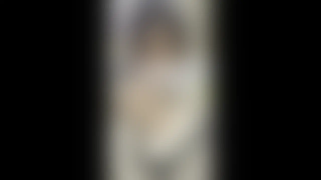こちらは、全編ぼかしの入った動画です🥰
【匿名度AAA:完全匿名!】児どう館職員@川崎/人妻(29歳)/Hカップ巨乳/保護者パパも完堕ちしちゃうボディタッチ/「ずっと谷間、見てましたよね?」と甘くM男言葉責め/巨乳を密着させて熱い吐息を吹きかけビクビク誘う/ヨダレを垂らしながら乳首をねっとり舌先で転がし手コキでシコシコしごき/濃厚パイズリでサオを包み込み大量射精を優しく受け止めるギャルママ
やさしく包み込む…なぐさめ愛💕
こんにちは、ど素人ポルノ@麗子です。
今回のAVごっこは、
川崎にある児どう館👦👧で
事務職員をされてる
お友達のCちゃんのえち動画🔞です。
いつも元気で明るいCちゃん。
川崎の児どう館でこ供たち👦👧に
大人気の職員をしている
1児のママさんです💛
日中は優しく元気に小さいこと
接してくれるママの顔を見せながら
オフになるとギャル全開💅で
かなり奔放な人妻さんです💛
実際、付き添いの保護者パパ👨に
甘い声で思わせぶりなボディタッチ💓してみたり
男性をその気にさせるのが大好きらしく
いっつも谷間ざっくり見せた
ファッションでチラ見を誘発してる
露出ママだったりもします😍
胸の谷間を強調した服を着て街を闊歩するCちゃん、
男と部屋で二人きりになるとオッパイを開放、
双乳を寄せて巨乳ぶりをアピールすればセクシーさ満点です😍
彼にボインを揺さぶられると
「興奮する。柔らかいでしょ」
乳首を指でイジられれば
「勃ってるよぉ♪」
なんてとろふわオッパイを堪能する二人💗
後半は勃起🍌した彼へのサービスを開始。
「めっちゃ硬くなってる。苦しい!? 少し軽くしてあげる」
と言うや手コキ👌やヨダレたっぷりフェラ👄👅でおもてなし。
もちろんメインディッシュは得意のパイズリが炸裂💞
ヨダレをローションがわりにヌルヌルぱふぱふすれば、
あっという間に挟射💦へいざなうCちゃん。
しかも発射したばかりで敏感になっている彼チン🍌を
追撃パイズリで悶絶させるなんて悪戯好きにもほどがあります😉 (2/2)