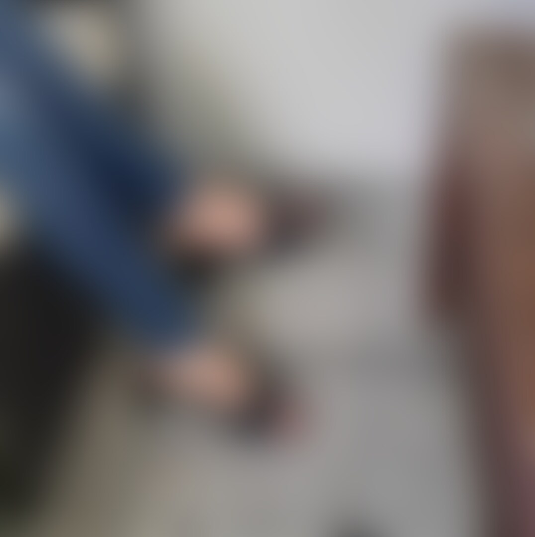 ギャルのLちゃんとRちゃん
素足サンダルと生足太もも
※動画内では顔出しは無いです、ご了承下さい (2/2)