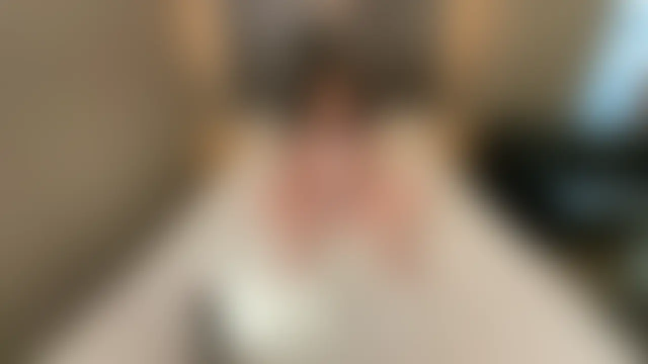 【フル版/Eちゃん/1本目】
あのネットで有名なモデルさん！
性格キツめなのかなと勝手に思ってたら
お会いしてみると、めちゃくちゃ優しくて気遣いできる素敵な方♡
でもプレイになると、急に顔つきがエロくなって
色んなギャップが最高です。
激エロNNフィニッシュも是非ご覧ください！ (2/2)