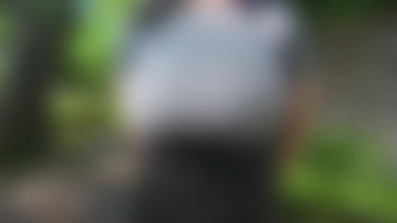 47【ノーブラ散歩した着衣爆乳の中で大量乳内射精】
今回はノーブラ散歩した着衣爆乳の中で大量乳内射精しました!
『完全着衣パイズリ』というなかなかマニアックな内容ですが
ズリキチの皆様には是非ご覧頂きたいパイズリです!
ノーブラ散歩と合わせてお楽しみ下さいませ! (2/2)