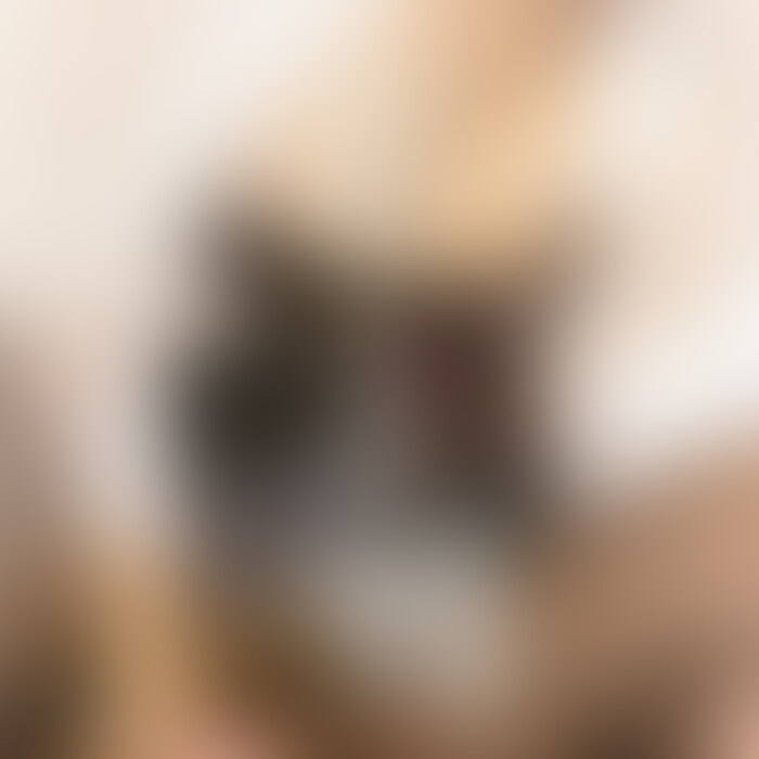 ↑［いいね♡］お願いします🥺❣️

【顔出しバージョン】

こんばんは🐶♡
今週の新作動画アップです！

お仕事帰りのOLさんのシャツの下は…❣️

足をマッサージされてたらスカートの中に手が伸びてきて、、、
敏感なところをいっぱい触られちゃいました🤤♡

おちん○んが大きくなってたのでシコシコしてたら
とろ〜んとした液が出てきました💦
気持ちよかったみたい☺️💘

そして正常位🕊
腰浮かされてガンガン突かれるの大好きなのバレてるから今日もいっぱい突かれちゃった😣♡
騎乗位も下からガンガン突かれてとっても気持ちよかったです…♡♡♡

今回初めてセクシーな下着とガーターストッキングを履いてみました♪
似合ってますか♡？
えっちなOLさんでいっぱいぬきぬきしてください💗

今週も見てくださってありがとうございます🐶！ 
［いいね♡］とコメントお待ちしてます🙌 (2/2)