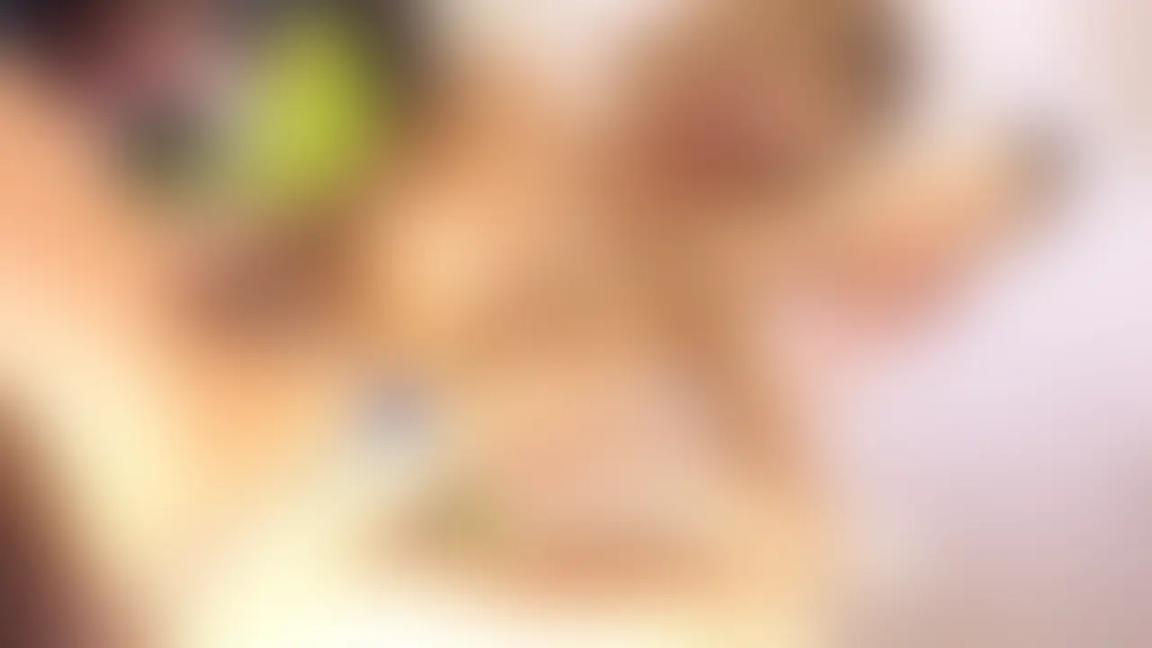ド淫キャ素人MNKパーティー25「主催者ブチキレ!性器を出すなと言われても意地でも露出する社会不適合女」
闇イベントの映像です。凝視OK撮影OK。観客の男性から女性へのセクハラ発言OKのイリーガルプログラム!
こういうイベントには昼職はおろか、キャバクラや風俗ですら本人特有の悪い特性のせいで努められない女性が参加することがあります。
今回の女性は再生して10秒あたりを見たらわかりますが、公然での性器出しはNGだから主催者に「性器をださないで」と注意されてもパンツの紐をわざとずらして外性器を露出します。これには主催者らしき男性もご立腹。そのスリリングな会話がなかなかに興味深いです。こういう闇イベントはこういったハッタショっぽい女性が混ざっているから現場は大混乱!こういう叱責をむしろおもしろがって性器を露出する社会不適合な女が続出!
口で言ってもわからない女たちの破廉恥パフォは圧巻。
美女度高め合計4人の美女のぶっ壊れ「お立ち台ライブ」をぜひご覧ください。
分数10分35秒
映像サイズ 1920×1080 (2/2)