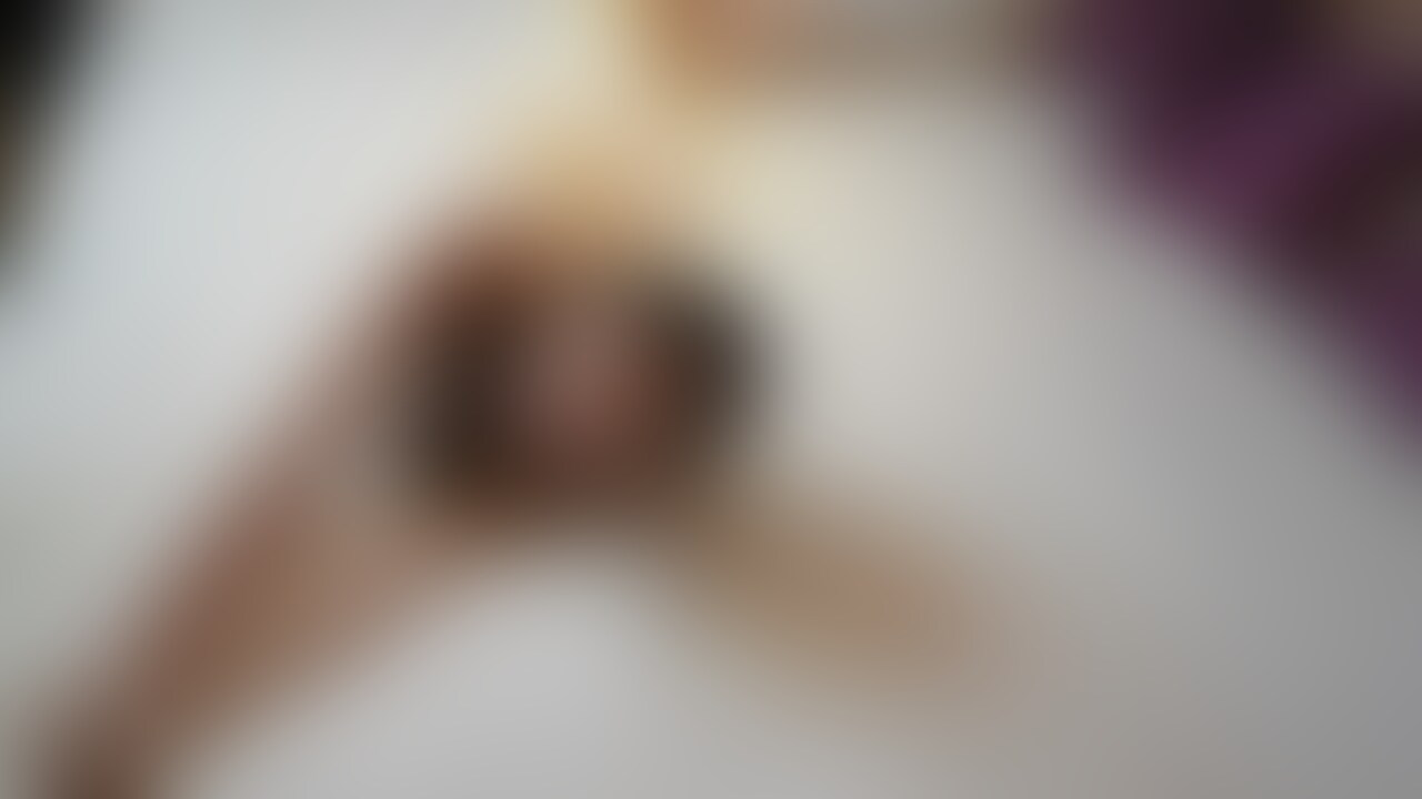 ほぼ顔出しの密会動画💕
感じてる顔見てください🙈
おしりいっぱい叩かれて気持ちよくなっちゃうMなまゆです🐰 (2/2)