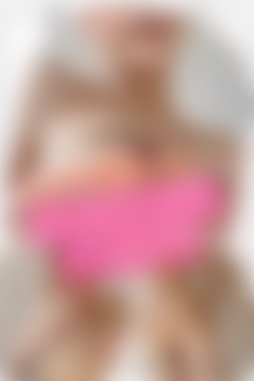 裸にオイルをぬりぬりして
ゆっくりねっとり
母乳を出してみました♡
ぜ〜んぶ吸って
いっぱい吸って
色々なセリフ言いながら
せいなままのカラダを見せつける
チクニーとなってます♡
途中バックアングルあり( ⸝⸝•ᴗ•⸝⸝ ) (2/2)