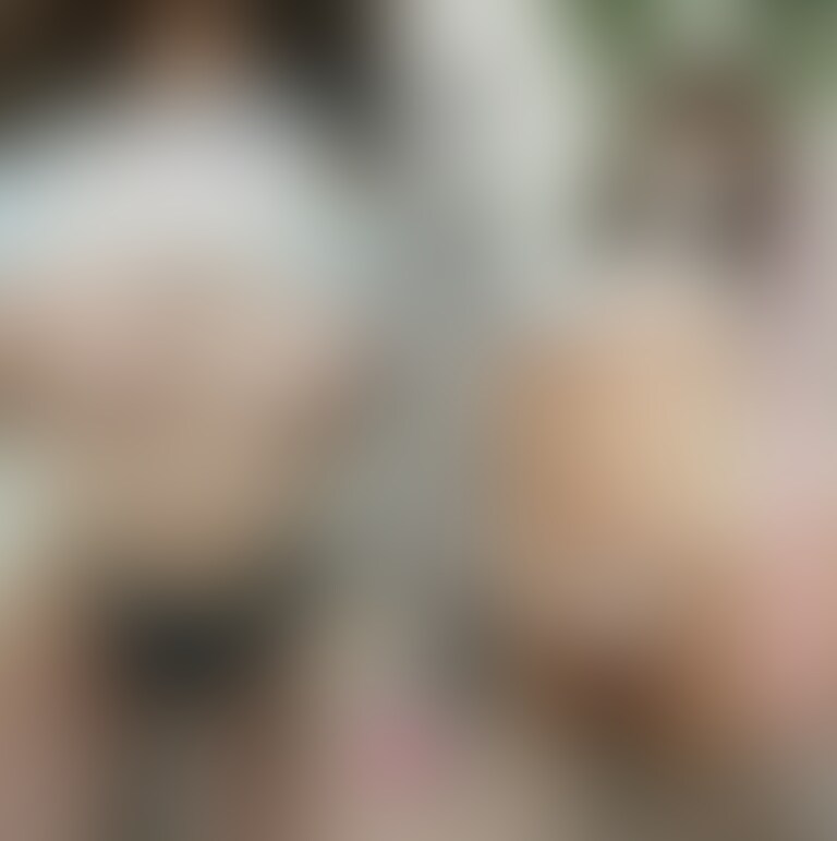 今夜の動画は…
ついに、TENGAエッグを使って初めてオナニーに挑戦しちゃいました︎💕︎︎︎💕︎︎︎💕︎︎
しかもしかも…
今夜は大胆に…大収穫プランでも下のパンティをぬぎぬぎしちゃいました㊙️
8月さいごの動画なので大サービスです(´⸝⸝•ω•⸝⸝`)✨️✨️✨️
今回は縦動画に!そして2つのアングルからの撮影にも挑戦してみました…!!
TENGAエッグのイボイボ、ざらざらってこんなに気持ちいんだねぇ…(///_///)
おまんこ攻める手が止まらなくって、気付いたらくちゅくちゅHな音がしてきてメレンゲみたいにおまんこトロットロになってて興奮しちゃったのです。。(///_///)
クリやおまんこのびらびらにいっぱいイボイボが絡みついて癖になっちゃいそうなオナニーでした。。
途中から、我を忘れて結構激しくなっちゃってるかも💦💦
おまんこペチンペチンって…(///_///)㊙️
ひ、ひかないで…(///_///)♡
さてさて…今月もたくさんの動画を観てくれてありがとうございました♡
みんなの支えがあるからこそ、今月も色んなことに挑戦が出来ました😢
最近コメント返信出来てなくてごめんね…
いつもぜんぶ見てます、ありがとう😭︎🙏
チップも本当に本当に嬉しいです😭︎💕︎︎︎💕︎︎
明日も動画アップします!!!お楽しみに////////
ももち🍑 (2/2)