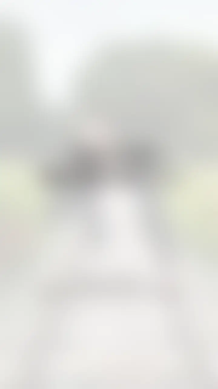 サンプル見ていいなと思ったら、【いいね&ブックマーク】をお願いできますか? 🥺 ✨
________________
今回はネコカフェに行ったあと、みんなからリクエストの多かったネコのコスプレを実際に買って着てみました🐾💕
________________
※購入者(サブスク含む)特典
今回限定で、
【特別アングルver.のホテル長尺動画】をプレゼントします🎁
動画をゲットするには
以下の①〜③の全てを完了させてください💗
①「こちらの」動画投稿に「いいね」する
②投稿の「保存ボタン」を押す
③投稿の「コメント欄に」感想を書いていただき、書いていただいた感想の「スクリーンショット」を私に送信してください🩵
※動画を見終わったあとにお願いします🙇♀️
コメントしていただいた内容を確認させていただき次第、
【特別アングルver.のホテル長尺動画】を順番にお送りいたします✨
ホテルで私のことを別アングルで楽しめる…特別な映像になっています。
ぜひ楽しんでいただけると嬉しいです🥰 (2/2)