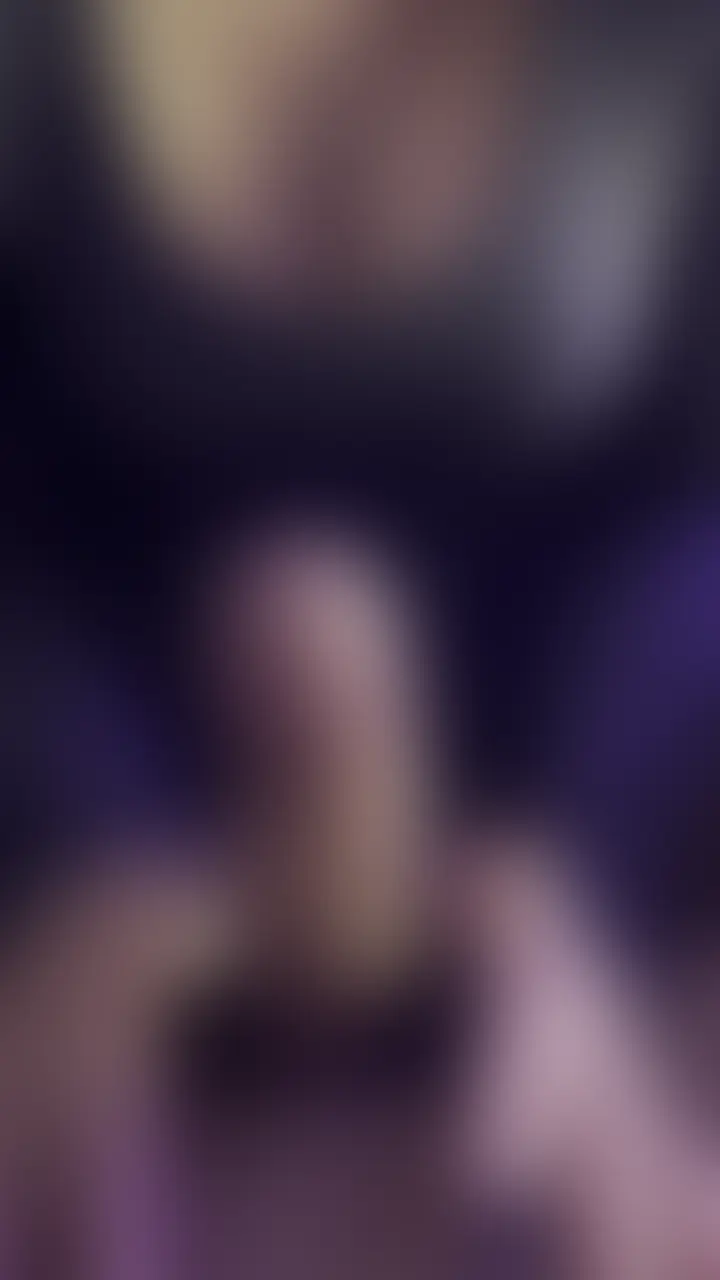 大好きな亀頭だけずーっとサワサワ、シコシコ🥰
撫でてるだけで我慢汁出てきちゃう雑魚チンポをじっくりイジメちゃいました♡
最後は亀頭専用マンコにたっぷり中出しできて嬉しそう♥️ (2/2)
