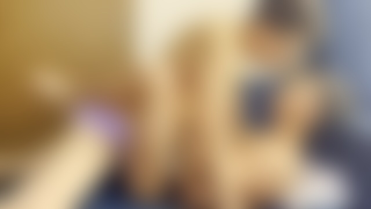 寝室に友達が昼寝してましたので、リビングのソファーでセックスした。俺のでかいチンコが結穴に入ったときに、Yutaの... sample 1