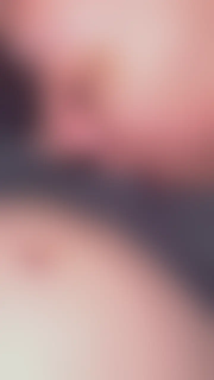 サッカーピステの上から彼氏にフェラされた sample 1