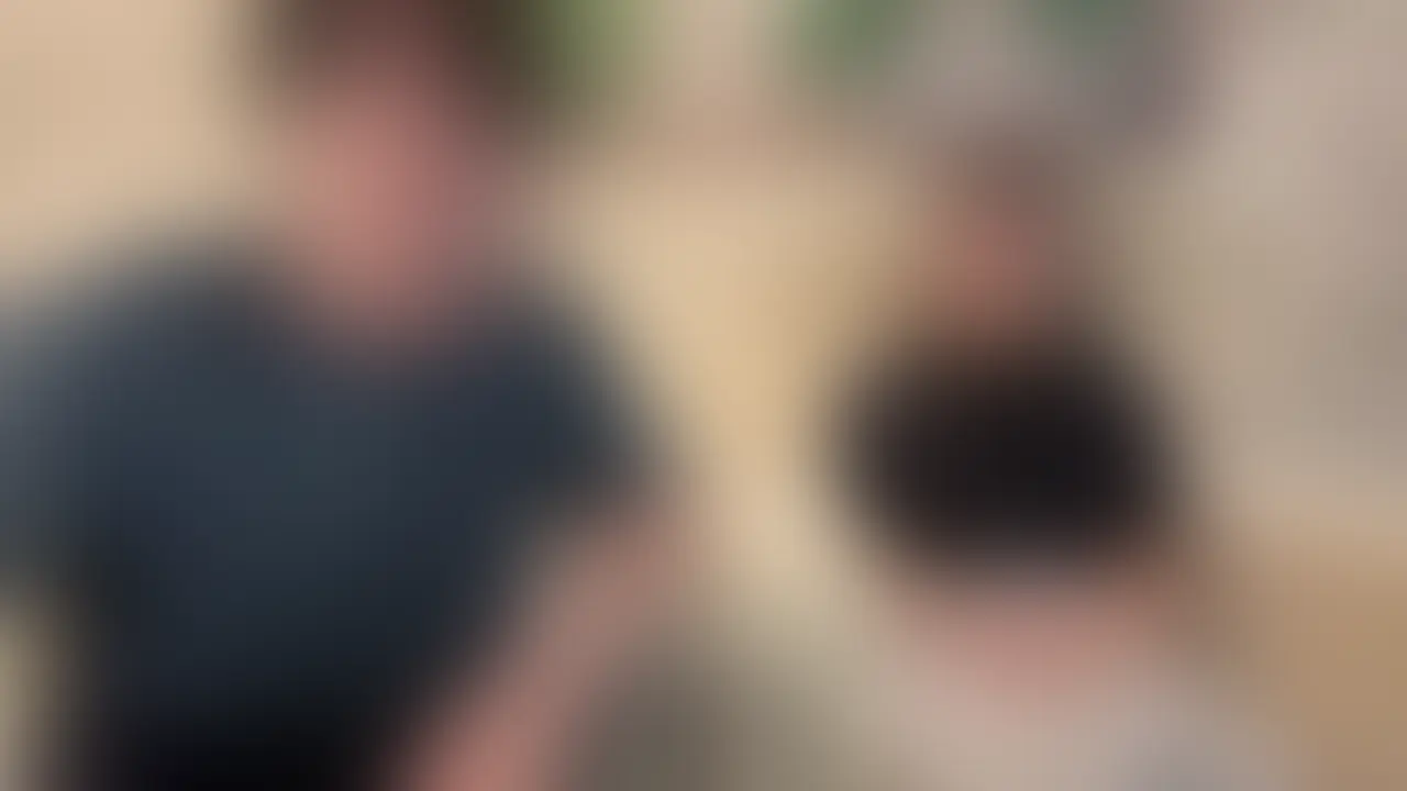 『学校でもバイト先でもモテまくってる黒髪スレンダー美乳の夢の国キャスト女子大生ちゃんとコスプレ密会』
夢の国でキャストをしている女子大生ちゃん。
顔も良しスタイルも良しということでたまにお客さんにナンパされるみたいだけどまじで納得です。
あとおっぱいがすごく柔らかくて個人的に好きなおっぱいでした。
初めて裏垢の人と会うというドキドキの裏垢デビューをぜひみてあげてください。 (2/2)
