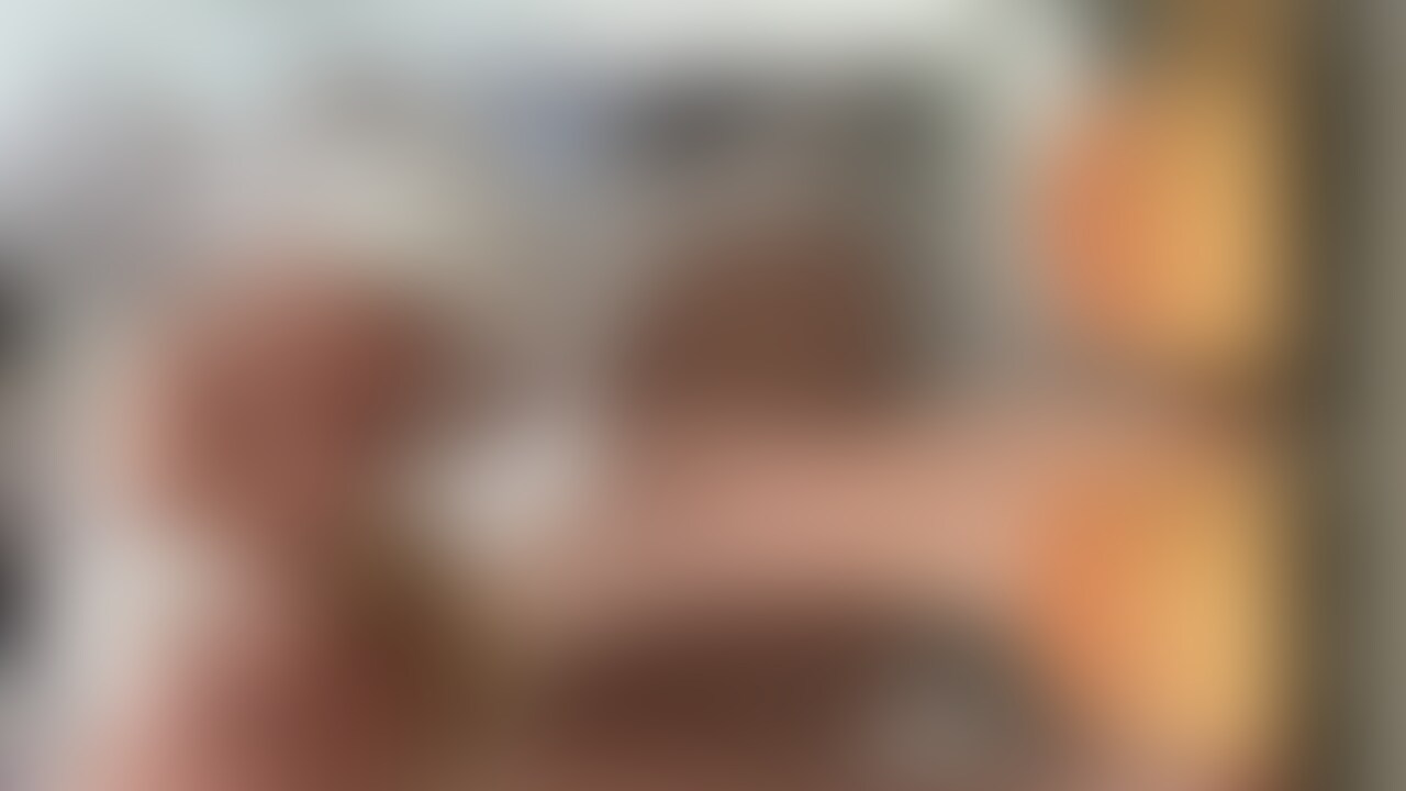 踏み潰しCRUSHのある風景　３裸足編
第３弾はまたまた裸足編
パンちら大サービスでカップケーキを踏み潰し
学生さんはフォロワーさんの名前を踏みつけ、弁当をクラッシュ
どＭさんに死ねや、足舐めてーと興奮するセリフまで！
おにぎりや要望の多かった弁当も沢山収録
綺麗な足がフルーツで汚れていくのも最高です。
舐めたくなる衝動にかられます（笑）
モデルさんにも顔面踏んでもらえるアングルもお願いしました！
足の裏も超接写！ (2/2)