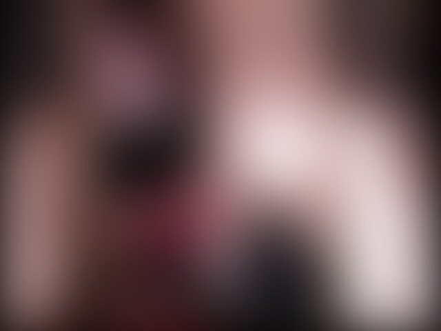 女子○○の上履きでモップ掛けで顔面踏み
今度は上履きが顔面を襲ってきます。
モップを○○○乗せられ、もう、ご主人様も手伝って下さい!
上履きの底が顔面を踏みにじる、
綺麗にするはずが、床も顔面もびちょびちょに濡れていきます。
顔面が一番踏みやすく、モップ絞りには最適でした。 (2/2)