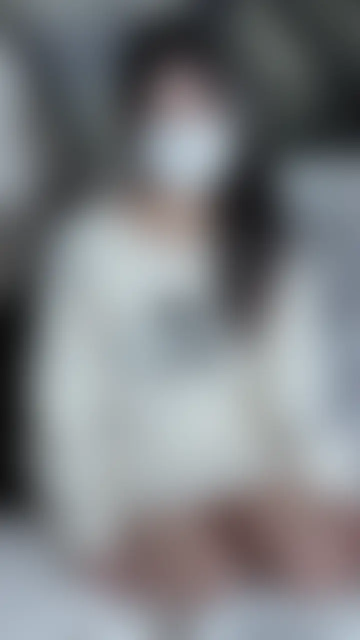 【クール美少女18歳 甘々中イキ開発】4K 60fps
➣人見知りの可愛い女の子が勇気を出して会いたいって言ってくれたので、緊張解けるようないちゃいちゃえっちしてきました
➣華奢な体に似合う可愛いニットワンピをめくると、ギャップがエロい黒の紐パンが🖤
➣あんまり慣れていないけど騎乗位を頑張ってくれました✨
手を恋人繋ぎして安心させてあげましょう
➣おまんこ小さくて痛いかも…ということで、ローション多めのバックで奥を優しく突いてあげます♡
控えめだった喘ぎ声も、だんだん聞かせてくれるようになりました
#ハメ撮り
#素人
#裏アカ
#裏垢
#裏アカ女子
#個人撮影
#おっぱい
#美乳
#美女
#スレンダー
#お尻
#着衣
#着エロ
#下着
#パンツ
#コスプレ
#女子大生
#清楚系
#絶頂
#痙攣
#騎乗位
#バック
#NTR
#顔出し (2/2)
