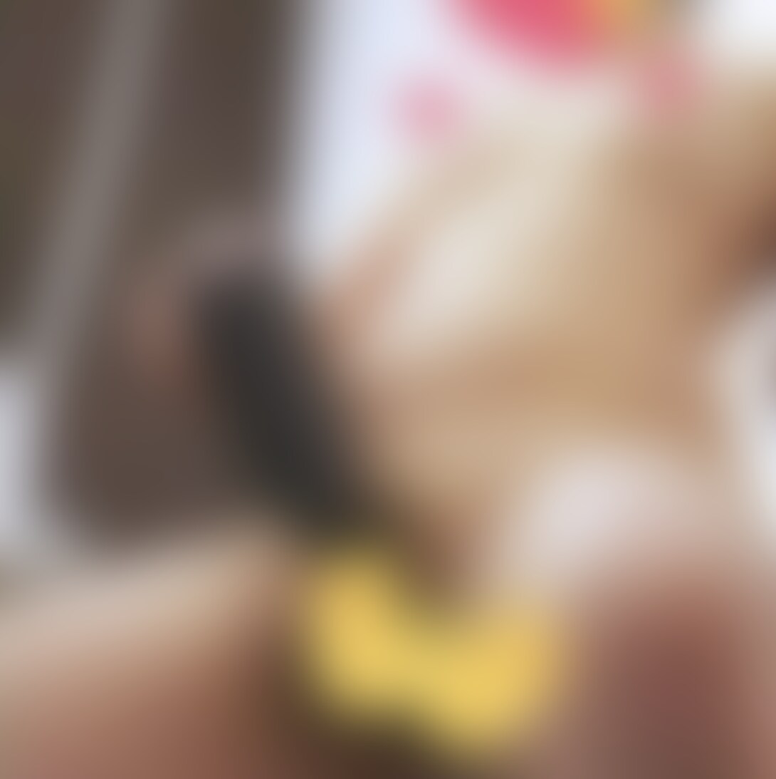 【禁断オ○ニー】「岡○郁○」バレー部キャプテンが部員用マッサージガンで連続絶頂💕
今回の動画はバレー部のキャプテン!
3年の郁○先輩です💛
いつも厳しくレシーブ練習してくる先輩のやばすぎるオ○ニーを○○○成功しました(`・ω・´)
合宿で練習終わり、疲れた筋肉をほぐすために
今流行りの筋膜にアプローチするマッサージガンを取り出しました💕
そのまま胸とアソコをほぐしだす先輩🫣笑
そこは疲れてないと思うんだけどな、、、💦
練習着を脱いでいき直接マッサージガンを当てだします。
刺激が強すぎるのではと思いながらも気持ちよさそうにイっちゃってました🫶
そのまま練習の汗をしっかり流して髪の毛も洗って、さっぱりした先輩(^_-)-☆
そのまま部屋に戻るのかと思ったらまたも浴槽内でオナニーを開始します。
練習の時怖いのはムラムラを解消してたのかな、、、(笑)
指も中に入れたり出したり激しく動かして
顔をぎゅっとさせて果ててました🩷😳 (2/2)