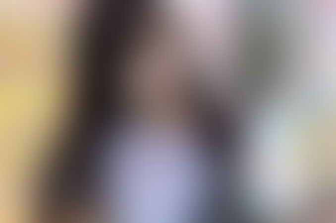 新潟住み_SNSで操作してオナ自撮り送らせ上京→即3Ｐ仕込まれた原宿憧れ芋少女


原宿に憧れていると常々発信し、プロフィールで新潟住みということも晒してＳＮＳしていたあっちゃんです。会う前からエロ自撮りを送らせたりして遊んでいました。

こちらで動画を公開するにさしあたり、彼女と知り合ったきっかけということと、こちらのサイトでアカウントを持っていない人でも見られるようにと、もっともっと広く関係ない人にも見てもらえるように、この３つの理由からツイッターで送らせていた自撮り映像をアップするアカウントを作りましたのでそこからまずご覧下さい。

https://twitter.com/RG8POOzhtErBIP9
（申し訳ありません。すでに凍結されています）

最初のツイートに彼女から送らせた動画を載せておきます。ツイッターですので当然無料ですし、アカウントを持っていなくても動画を見るだけなら誰でも見られます。

さて、繰り返しになりますが彼女と知り合ったのはツイッターです。＃原宿　＃行きたい　＃竹下通り　＃ラフォーレなど原宿に関連するハッシュタグを付けて呟いていたのですかさずフォロー。そのまま相互になったらあとはＤＭで口説き開始。こういうハッシュタグを付けているのは、当然のごとく○○○です。彼女の正確な年齢はご想像頂くとして、とりあえず経験不足に付け込むわけです。

ことある毎に原宿来なよー、渋谷も近いよーなどと水を向け、暑くなってきた頃合に夏のセールやってるよーと言ってやったのが決め手でした。その時、来たら泊まっていいよー、と言っておけば今回の映像のような展開に。

まずは憧れていた竹下通りを散策し、明治通りへ抜けたらラフォーレと東急プラザ、表参道ヒルズからキャットストリートまで付き合ってやればもうそろそろ脚パンパン。休憩するなら道玄坂がおすすめ。

ホテルに入ったら新潟では珍しい（渋谷でも珍しいですが。。）回転ベットを見つけ、それだけではいしゃいでくれる世間知らずぶりでラブホでのご休憩も観光の流れでイケました。しかも３Ｐ。

とはいえ、ＤＭのやり取りの時点で誰にも見せないから、と言い寄ってオナニー動画を送らせていたので、彼女もここまでは折込済みだったと思いますが。多分、宿代くらいの感覚でしょう。

対面する前から知っていた情報として、新潟住み、身長１６７センチの高身長というのがありましたがエッチな遊びも大好きというのは今回で知りました。オナ動画の時点ではこちらが頼むから仕方なく。。という雰囲気を出して映っていますが、それは演技だったようです。

セックスに関しては単純にセックス好きな女の子が３Ｐで乱れる、それ以外にはないと言い切れます。内容については見て頂いたら分かることですし、彼女の容姿が気に入るかどうか、それがこの映像のすべてです。

とにかく、上のＵＲＬから飛んでオナ動画だけでも見てみて下さい。

ただ、新潟に住む原宿に憧れる素人の女の子が初上京に舞い上がり、見知らぬ男２人に穴ペット扱いされても、これが都会なんだーと素朴に受け入れてしまう芋反応＆無料でツイッターオナニー動画付き。そういう動画です。

あと、もし彼女の本垢を見つけても、この動画及び、動画のアカウント（@ RG8POOzhtErBIP9）のことはご内密にお願いしますね。一応、誰にも見せないことになっているので。



動画：５５分３０秒
１２８０×７２０

※こちらはシチュエーション動画になります。
※被写体の年齢確認は確実に行っており、年齢確認書類のコピーも所持しております。 (2/2)