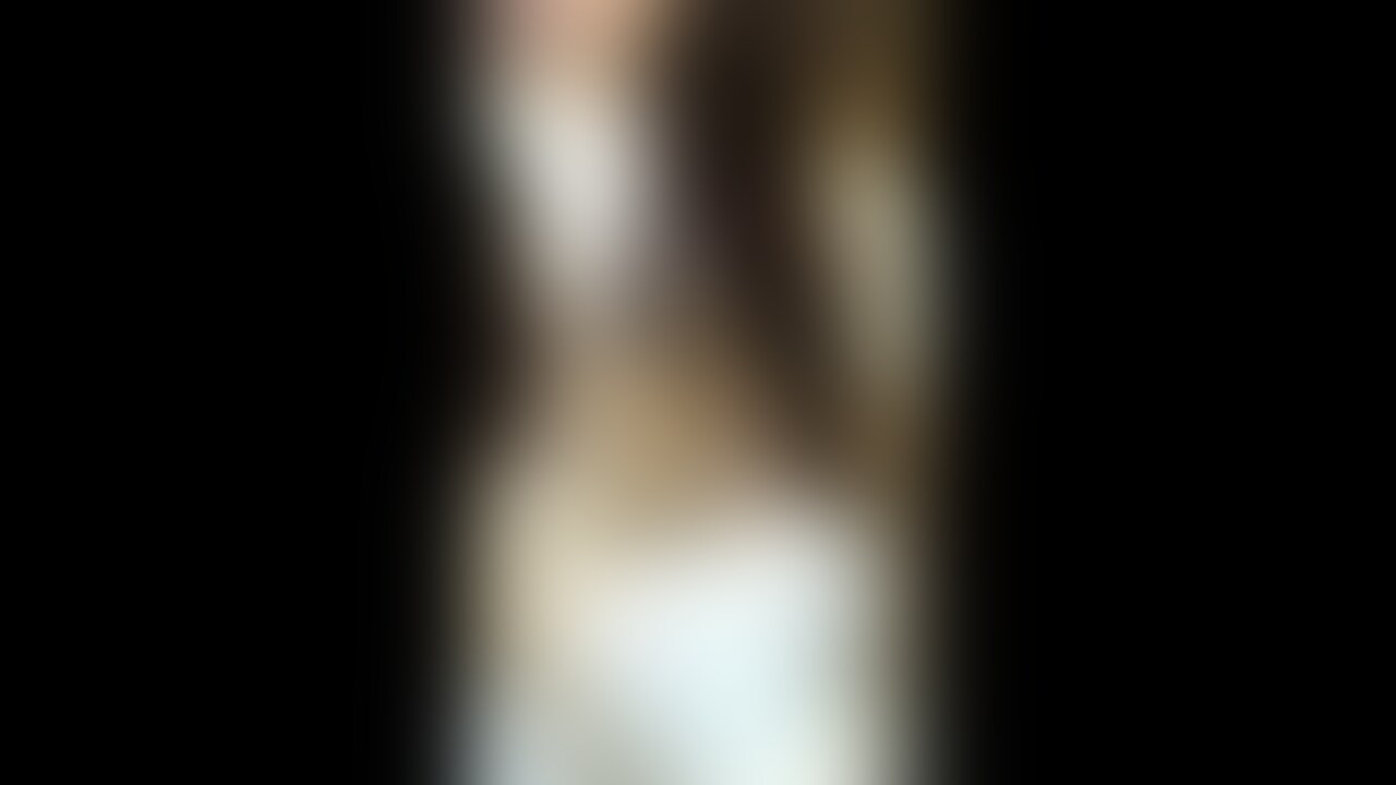 ご覧いただきありがとうございます。
今回、Hカップの爆乳大学生 菜奈ちゃんとビデオ通話をしました!
ピンク色の大きな乳輪の陥没乳首は必見です!
オナニー前に電マを舐め回します。
肌の白さとは反対にアソコは剛毛です笑
最後は電マで激しくイってしまった菜奈ちゃんの痴態をぜひご覧ください! (2/2)