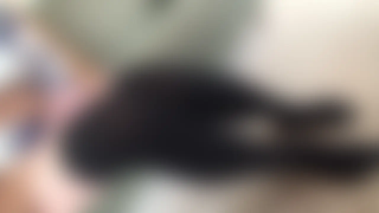 超有名お嬢さま女子大に通うミ〇キちゃんです。
近所の喫茶店でよく会う娘で声かけたら即ＯＫでした。
真面目な女の子は大胆でエッチですね。
おじさんいっぱいアソコ舐めてあげました。
su004 (2/2)