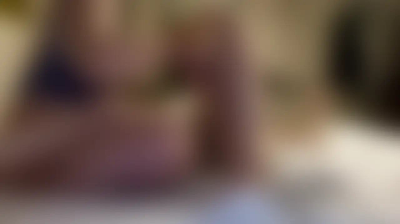 前回アップした動画の接写アングルバージョンです💋
電マ責めしてイキまくったおまんこを激突き中出しSEX💕 (2/2)