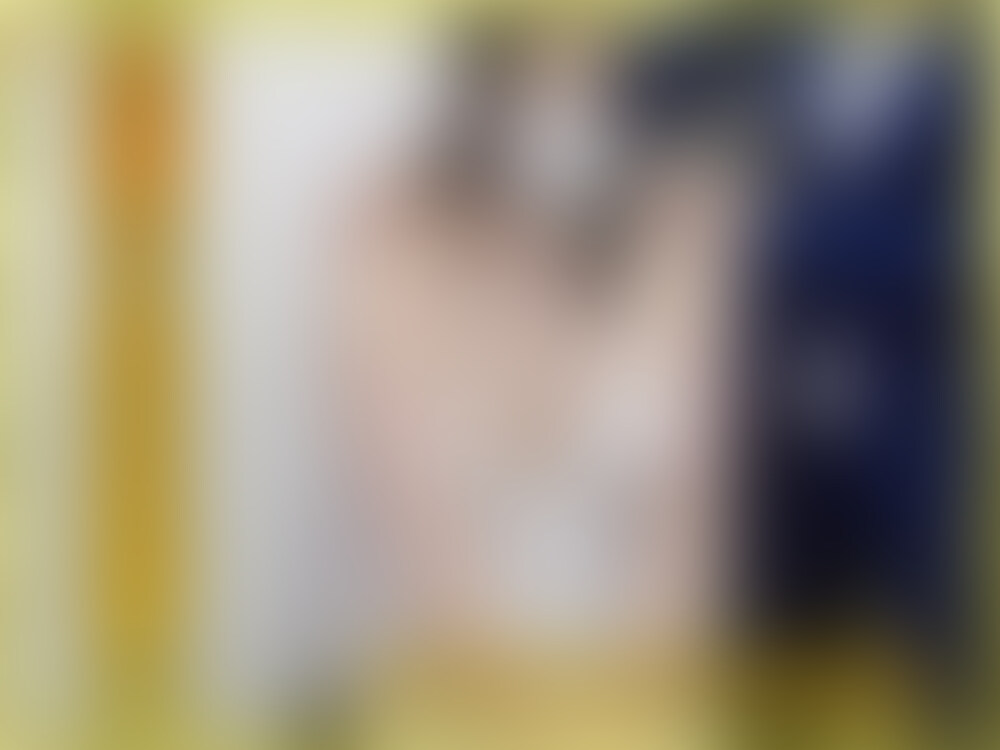 vol.40【新婦お色直し/結婚式の胸チラパンチラ】
過去に参加した結婚式でカメラを頼まれた時のものです。
参加者の受付は記名時にドレス姿で前屈みになりますので、
胸ちら目的で率先して受付をする男性陣もいると聞きます。
式場内は色々なチャンスに溢れていて、着慣れないドレスなので、色々なものが見えます。
中でも新婦さんが披露宴用のドレスに着替えたりする部屋では、
幸せの絶頂にいる新婦さんの恥ずかしい姿が垣間見れます。
今回登場される女性は4名です。
④の新婦のお色直し1名分
※ご購入者様限定でお色直しの保険用のアングル(別アングル)をご覧頂けます。
①エロ乳首新婦お○○○さん
このときは、親族(○○○:近しい人)のみで挙式を挙げていらっしゃいました。
今回は新婦のお○○○さまが受付をご担当されていました。
新婦に似て、かなり美人系のお○○○さま。個人的にお○○○さまの方が好みだったりして。。(笑)
サムネでも伝わるかと思いますが、人当たりが良いのか
愛嬌が良く、笑顔も多く、場が明るくなっていました。
ですが、見落としませんよ。
かなりのエロ乳首が見えていることを。
かなり華奢なお体のようで、すぐに見えてしまいました。
主張のある、ぷっくり乳首が最高で、思わず股間が熱くなってしまいました。。。
②爆乳新郎部下さん
なぜこの方が、新郎の部下か分かったかと言いますと、
新郎側に年齢層の幅広い男性集団が受付に来た際、
「おお~!●●ちゃん!受付だったね!さすが我が社の看板○○○!よ!」と声をかけられていて
恥ずかしそうにしながらも、楽しそうにお話していました。
その表情から、勝手な妄想なのですが、
もしや今回の新郎と実は、不倫関係なのでは、、と。
たしかにこんな爆乳美女が会社にいれば、悪いことを考えない男はいないでしょう。
こんな表情を見せながら、受付をしているなんて
どんな気持ちなのでしょうか。献身的な女性なのでしょう。
勝手に部下さんの幸せを願いつつ
ハミマンパンチラまでいただいてしまいました。最高です。
③垂れパイ新婦さん
高身長カップルだった、こちらの新婦さん
かなり胸元が開いたドレスをお召しでした。
こちらとしては、最高でしたね。
いざドレスを脱いでみると、かなり垂れパイ。
横に垂れた感じも堪りませんね。
④30代新婦さん
最近は晩婚化が話題ですが、結婚式場も例外なくでして
30代や40代の方もかなり増えてきました。
ただ最近の方はかなりお綺麗な方も多く
こちらもやりがいがあります。
こちらの新婦さんも30代の方でしたが
かなり綺麗な方で、落ち着いた雰囲気が素敵でした。
ただ、おっぱいには年齢がでているのか
濃いめの乳輪と、大きめかつ濃いめの乳首が最高です。
・全ての作品のモデルについて、身分証にて○○○以上の年齢確認をしております
・全ての作品のモデルについて、本人同意の上で撮影しており販売の同意を得ております
・全ての作品について、日本国内で適用されている全ての法律に違反する内容は一切含まれておりません
・全ての作品について、第三者に提供、譲渡、販売等の行為を行うことは一切禁止致します。 (2/2)