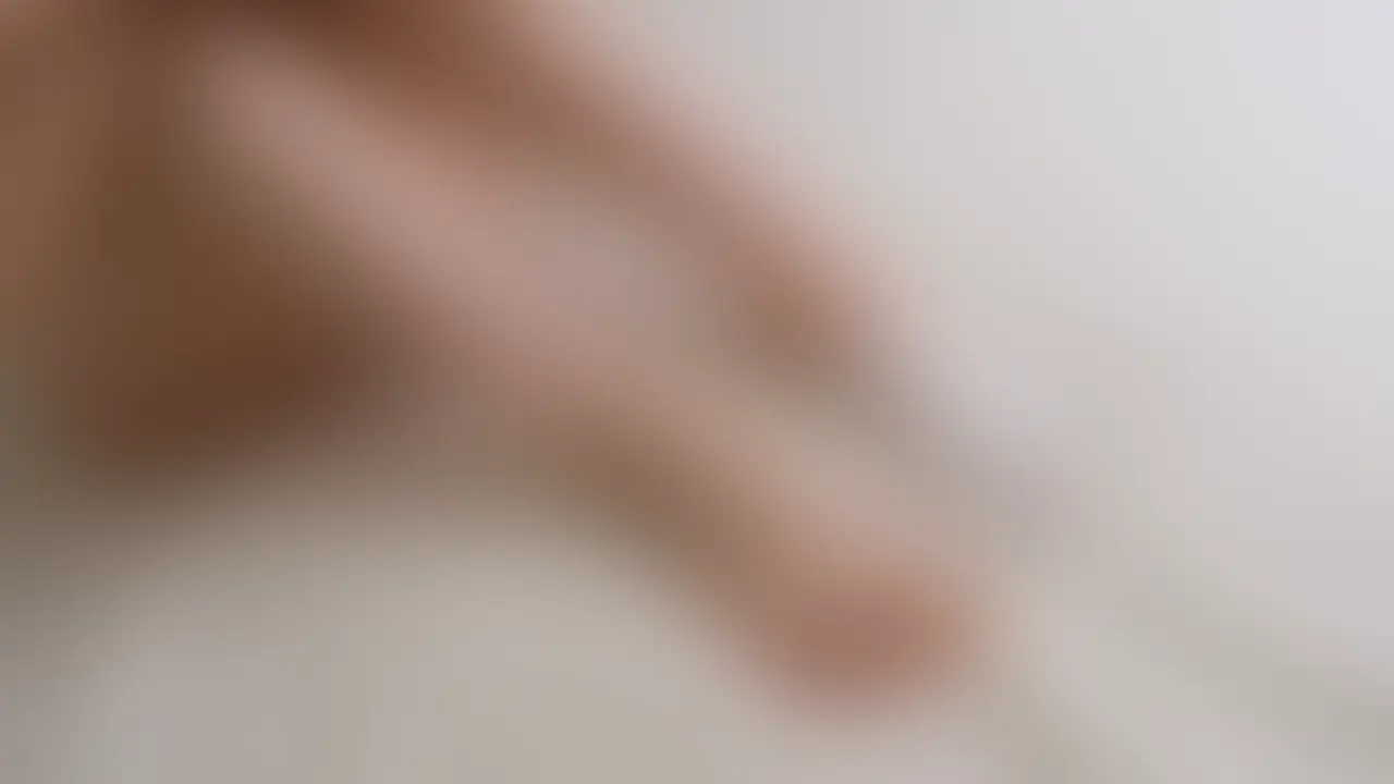 フル動画投稿しました🧦💕

こういうのでも喜んでくれるフェチさんがいることを願いながら
今日の靴下選んだよー🙂💭

でもいざやってる間「なんかこれ軍手みたいだな」ってずっと思ってた笑

Just posted the full video 🧦💕
I picked these socks especially for my little foot fetish admirer~
Hope you're obedient enough to enjoy it properly 🙂💭

Oh, and while I was teasing…
I couldn’t stop thinking,
“These kinda feel like work gloves” 😂
Weirdly fitting, right? (2/2)