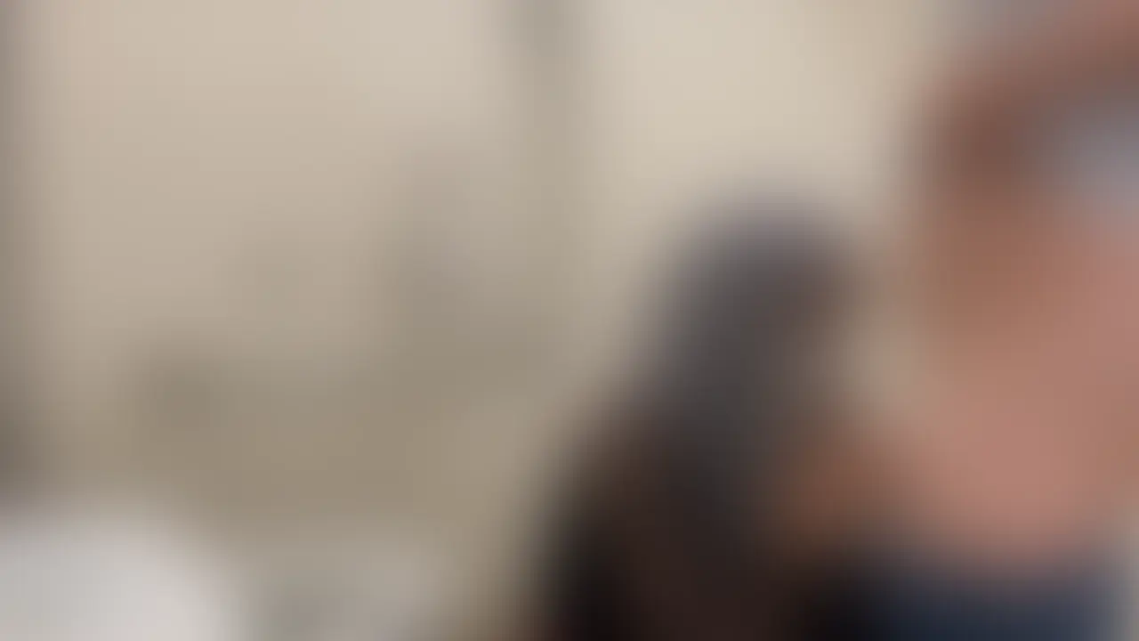 赤のチェックのミニスカでエッチ♡ (2/2)