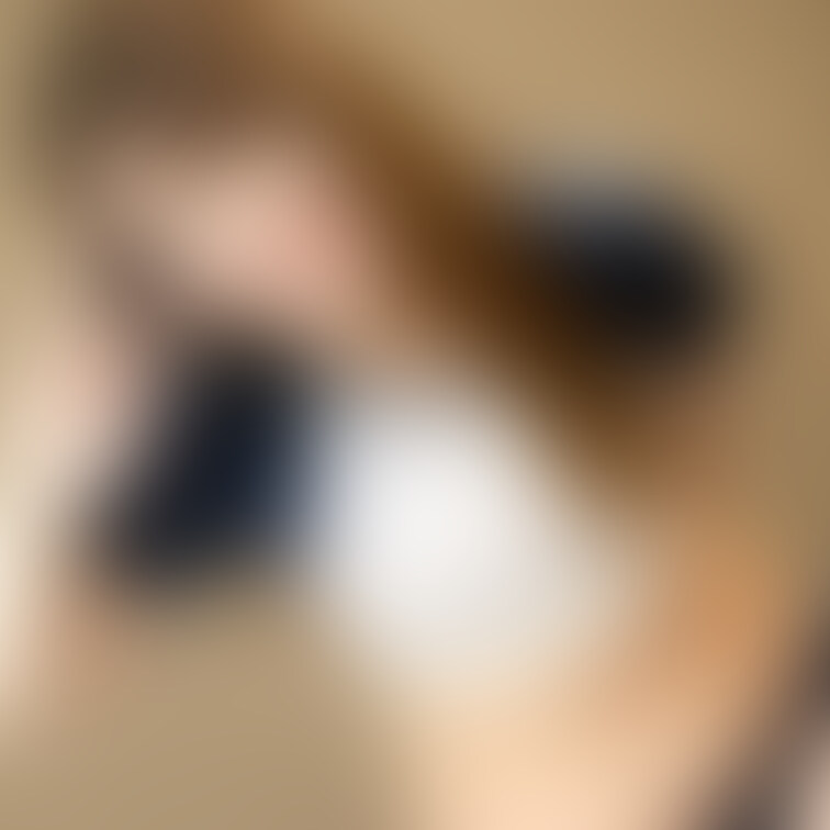 「やだ…イッちゃう－!!」仕事帰りの携帯ショップのお○○○さんが、超バイブモードで((((；゜Д゜)))))))

見た目は地味で清楚なお嬢さん。
しかし、その実…仕事中も四六時中エロな妄想ばかりしてるという本物スケベさん！
オナニーが日課だという彼女には、のっけから電マでオナニーを披露してもらい、即イキＫＯで早くも((；゜Д゜))
勃起チ○ポを見せつけては、欲しかったかのごとくむしゃぶる彼女…
シャワーを浴びながら勃起チ○ポをしごきまくるもんだから、
ご希望通り立ちバックで後ろからズッポリ生ハメ！
早くも絶叫しながらイキがいまくってはベッドで何度
も((；゜Д゜))するもんだから、これぞまさにエロの申し子！携帯ショップの女子店員って…

プライベートはこんな感じなのでしょうか？」 (2/2)