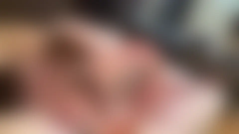 いつ見てもエッチな身体してるおねーさんに思う存分ハメさせてもらった！喘ぎ声も締まりも抜群で無念にも発射🚀ザーメンを撫で回すおねーさんがまだ物足りなかったもよう(^_^メ) (2/2)