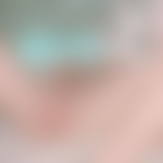 薄め　お尻まで見えちゃってます
バイブと吸うやつでいっぱい気持ち良くなってる動画です、挿れてるところはっきり見えてて恥ずかしい、
バイブ出し入れしてるぐちゅぐちゅ音もしっかりきこえてる、、
懐かしの二段ベッド時代の動画です (2/2)