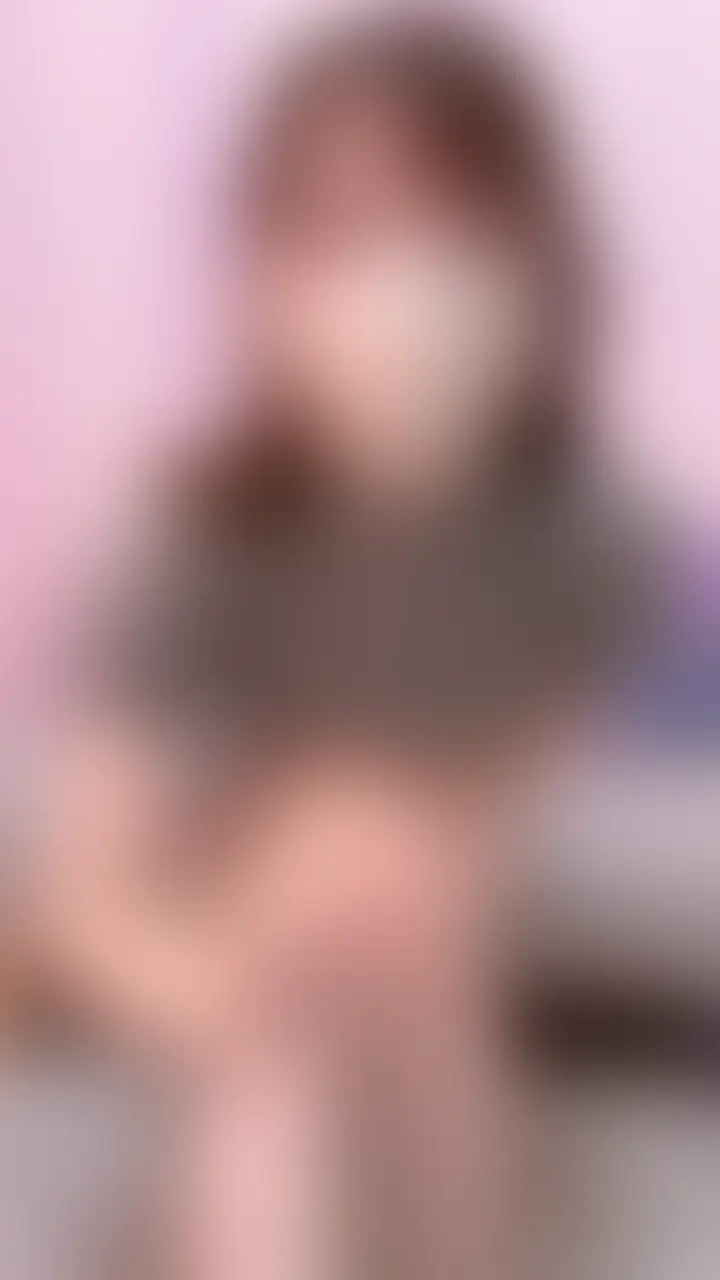 ひなみで〜す💕
最近ムラムラが止まらなくて…ひとりで我慢できなくなっちゃったの
ゆっくり脱いでいって、気づいたら裸に、、、
乳首、ずっと触ってたら…止まらなくなっちゃった💦
最後まで見てくれたら嬉しいな💕
ひなみのこと、いっぱい感じてほしいの (2/2)
