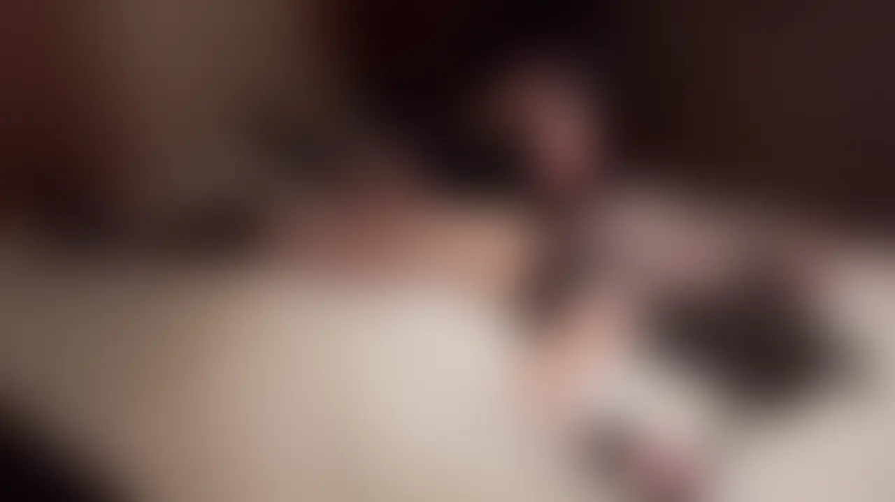 【年上保育士お姉さん④🐈⬛】
四肢拘束で手コキ責め❣️
前回の続き!
手足拘束されて、手こき責め!とっても苦手な亀頭責めもされて辛かった🥺🥺🥺
ほんとに苦手なのに抵抗もできなくて、めちゃくちゃにされちゃうの辛いはずなのにすっごい興奮しました🥹🥹🥹
最後はちゃんといかせて貰えて、沢山意地悪されたのに好きが増しちゃった❣️ (2/2)