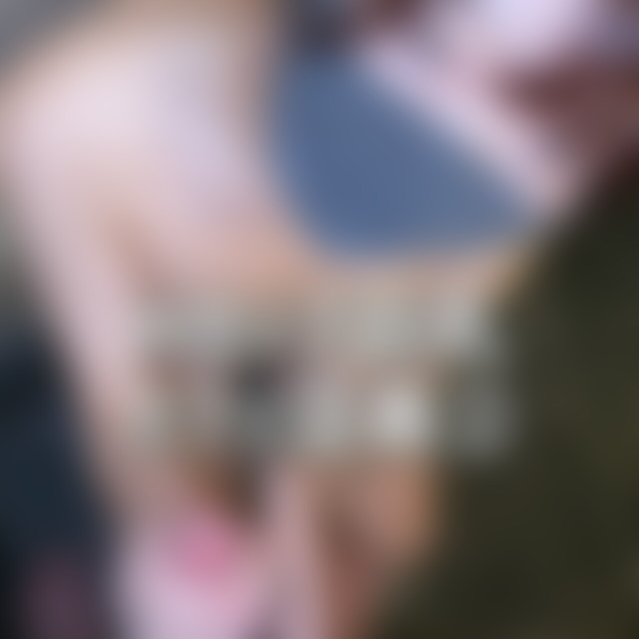 【Hカップカフェ店員とコスプレSEX。事後シャワーでまたムラムラしたので、お風呂場で手コキフェラしてもらい全射精】
【マスク顔出し】(1時間7分)
1回セックスして終わる流れだったのですが、まだムラムラしていたので「コスプレ持ってきたからせっかくだし着ない?」という流れで着てもらい、2回戦目。
また乳首舐めフェラご奉仕してもらい、そのままパイズリ。Hカップおっぱいに挟まれました。
騎乗位や鏡の前でバックなどして寝バックで射精。
その後、事後シャワーを一緒に浴びてち◯ぽも洗ってもらっていたらまたガチガチに勃起してしまいムラムラしてきたので、しゃがんでもらいそのままお風呂場でフェラしてもらいました。
最後は手コキ抜きでおっぱいに大射精してしまいました。。。
※動画、写真の無断転載は著作権侵害となります。
発見次第、法的措置を取らせていただきます。 (2/2)